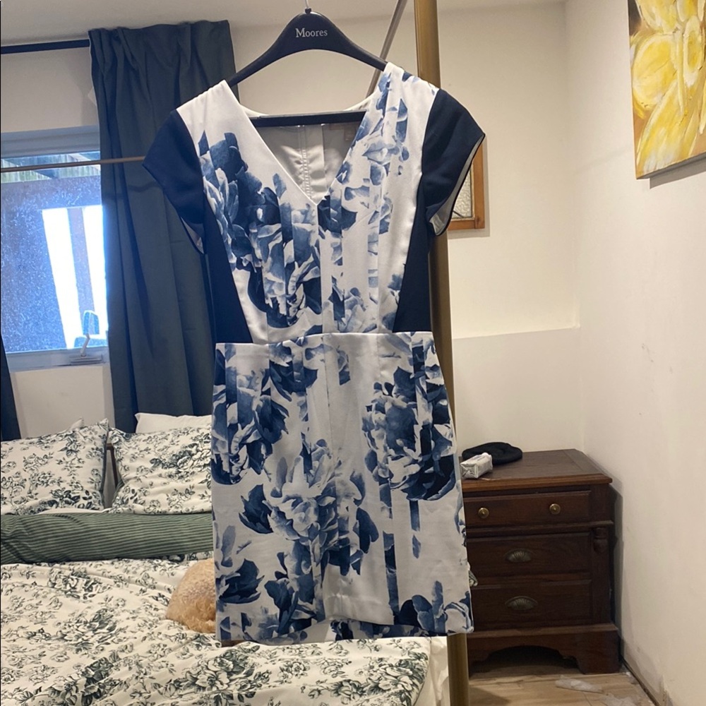 Banana Republic Blue and White Sheath Dress V-Neck Cap Sleeve